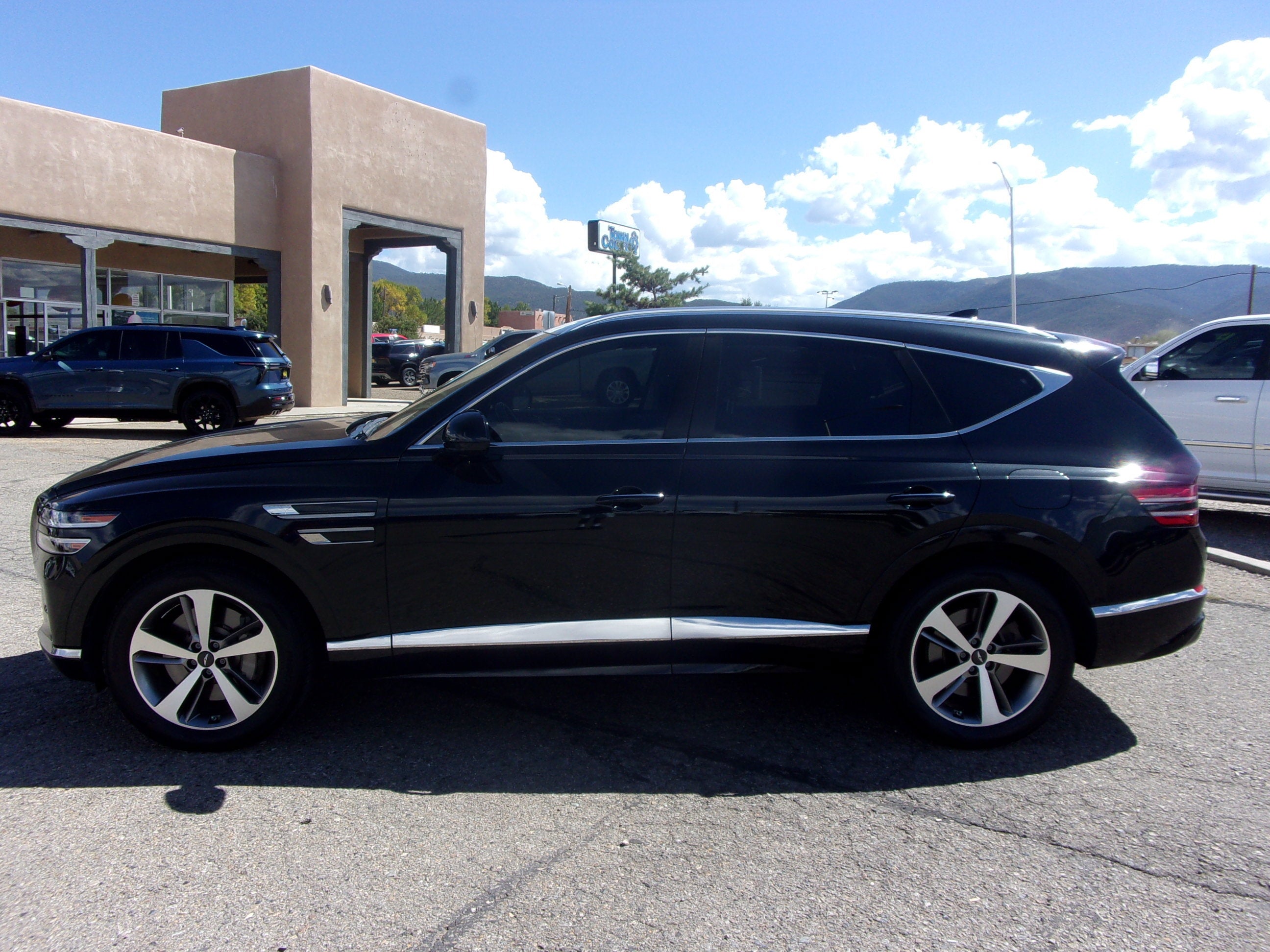 2021 Genesis GV80 — detail view